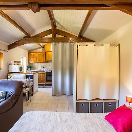 Proche De Sarlat Pour Des Tranquilles - Fr-1-616-25 Appartement